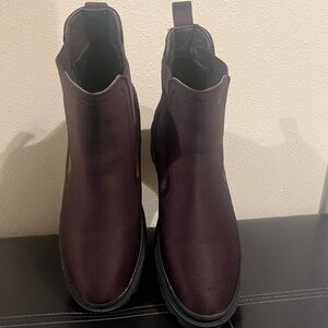 Women’s Brown Chelsea Boots